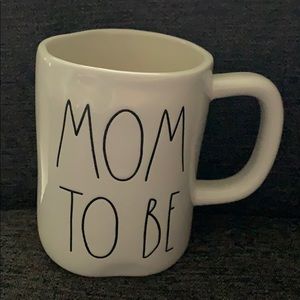 Rae Dunn “Mom To Be” Mug